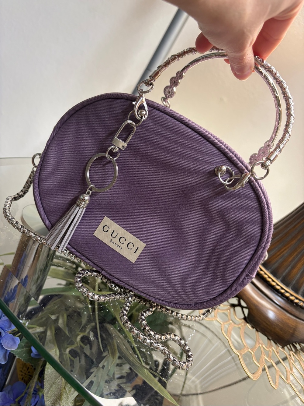 Gucci Beauty Lavender Oval Crossbody Bag - Picture 4 of 10